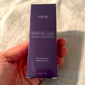 Tarte Maracuja Tinted Hydrator, shade 25B light - medium beige. New in box.